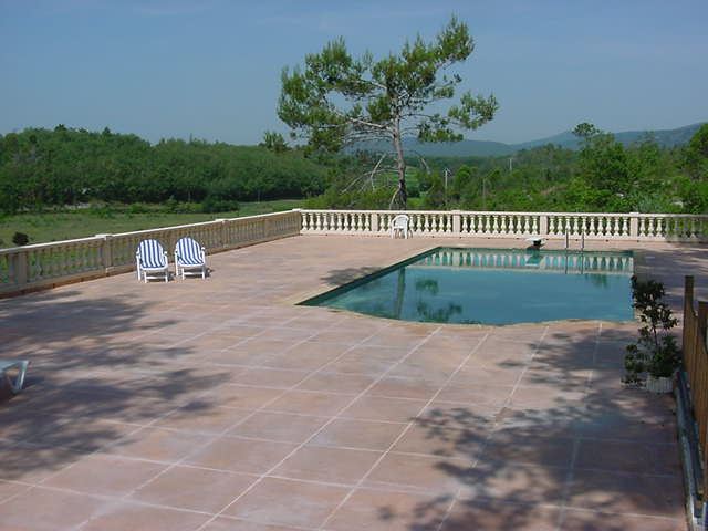 Piscine Gite les Boulines proche de Rougiers, Nans les Pins