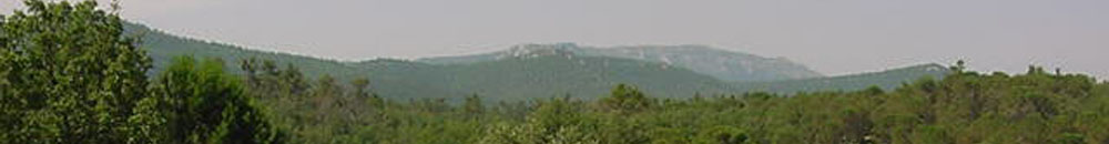 Vue sur la sainte baume depuis le gite ds boulines à tourves